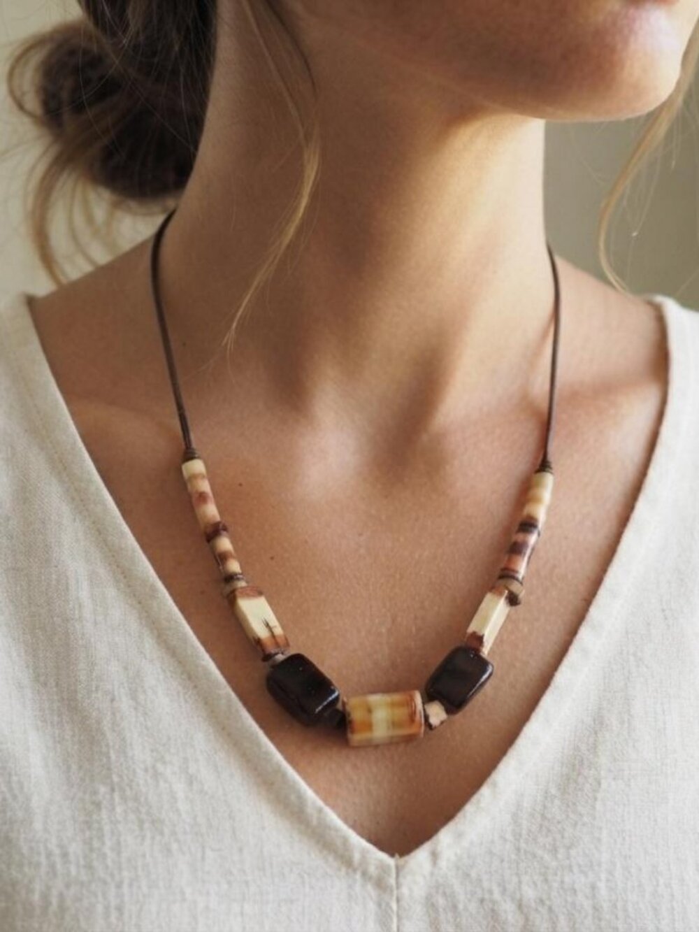 Vintage Peruvian Boho Tribal Faux Bone Bead Necklace Artisan Hand Painted